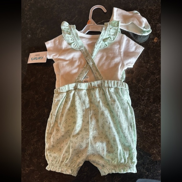 Carter’s Baby girl 3 piece outfit - Picture 2 of 2